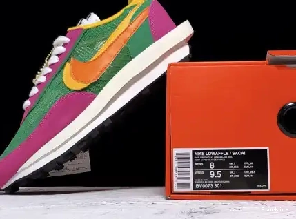 Waffle  LD Nike Green BV0073-301 Pine Sacai 0326
